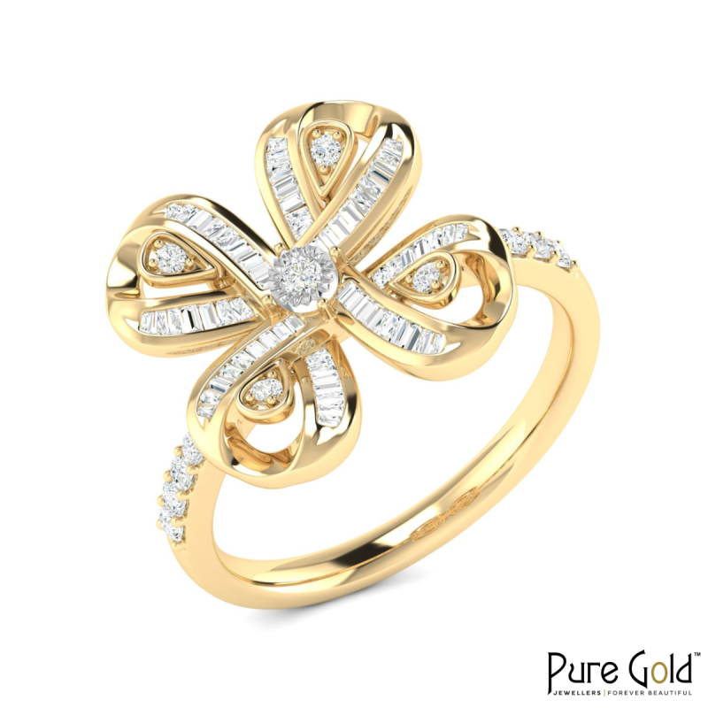 18K Gold Dainty Clover Ring with Diamonds